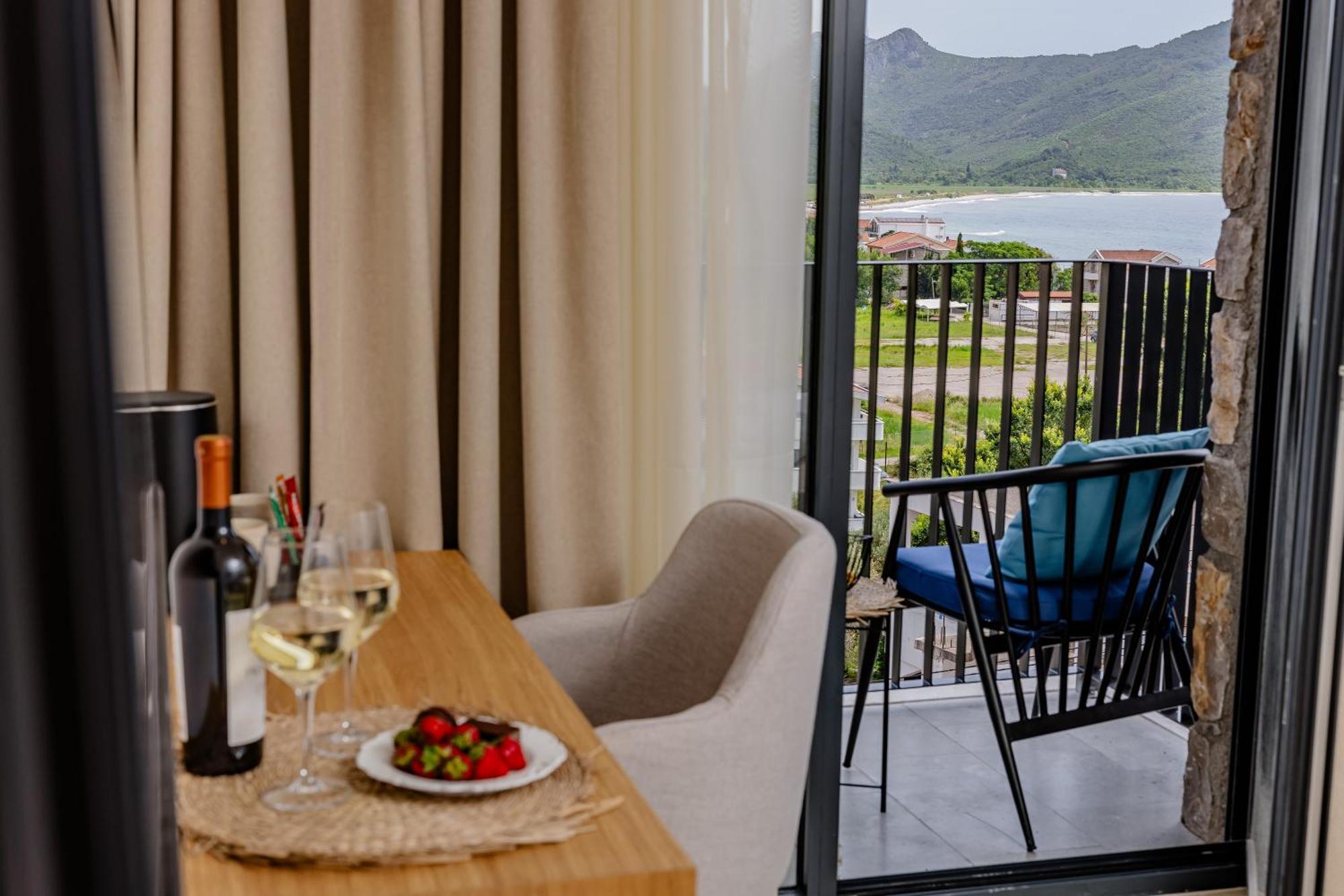 Hotel Aquilo Petrovac المظهر الخارجي الصورة